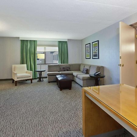 Hotel Auburn Hills Ngoại thất bức ảnh