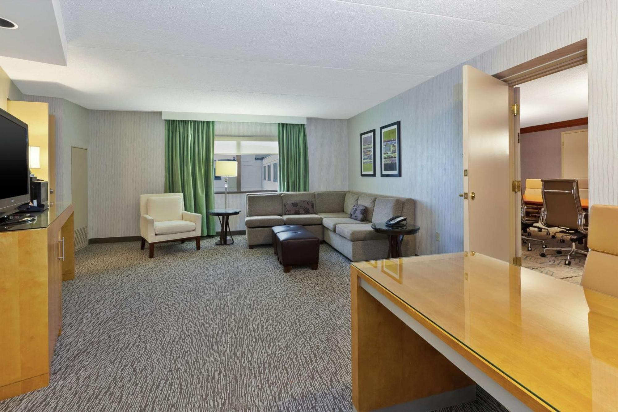 Hotel Auburn Hills Ngoại thất bức ảnh